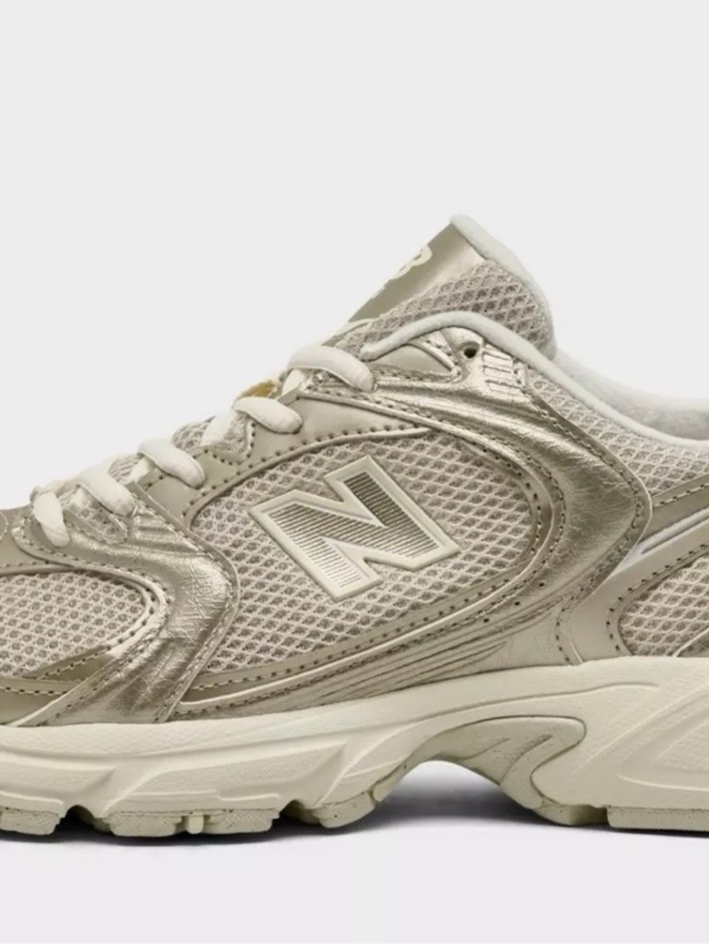 New Balance Women’s Metallic Beige/Tan 530 Style Sneakers - Picture 2 of 2